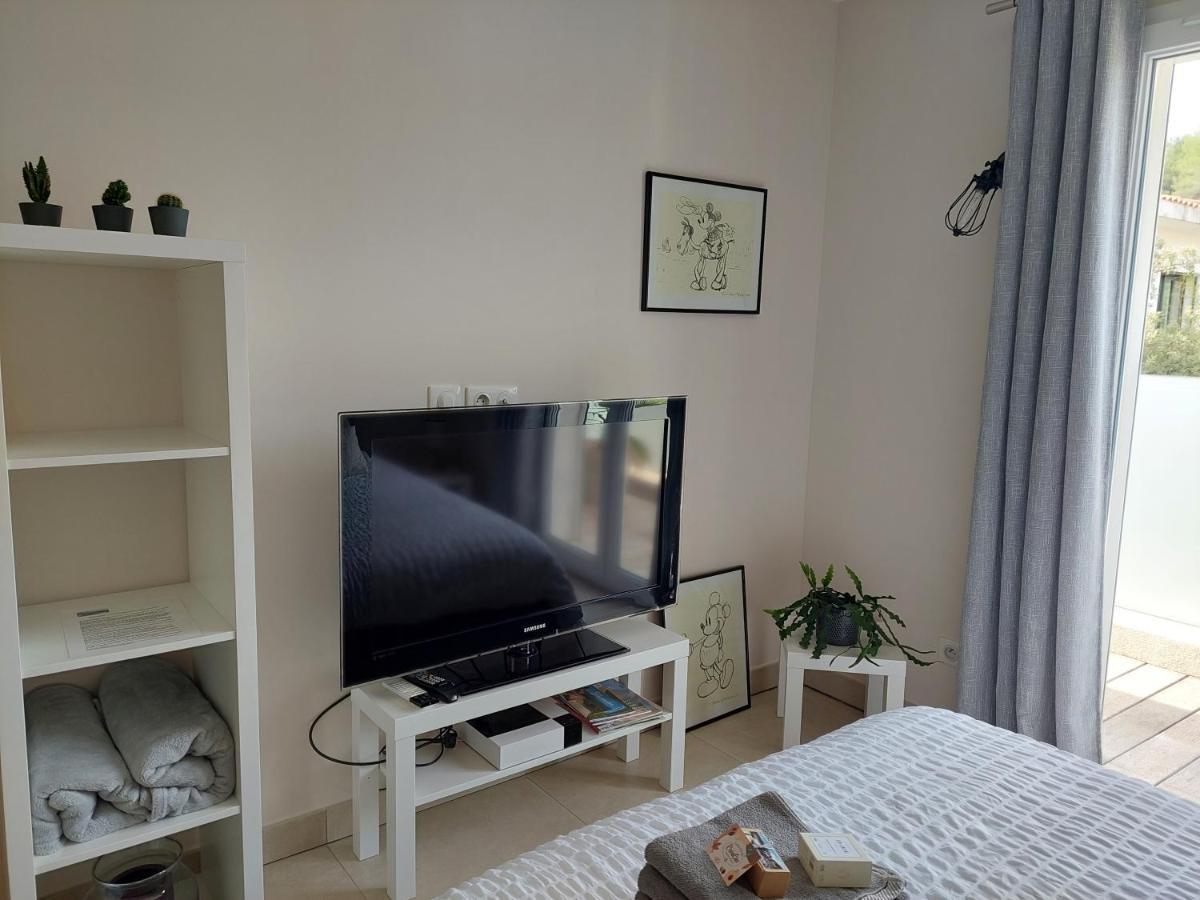 Magnifique Suite Familiale น็องส์-เลส์-แป็งส์ ภายนอก รูปภาพ